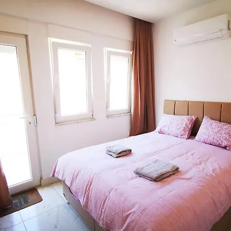 Apartment Homerent At Kleopatra